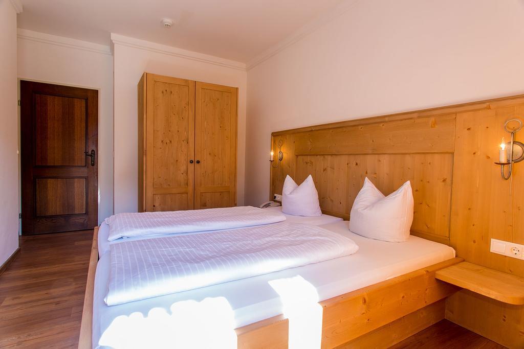 Ferienland Stubai Aparthotel Fulpmes Exterior photo