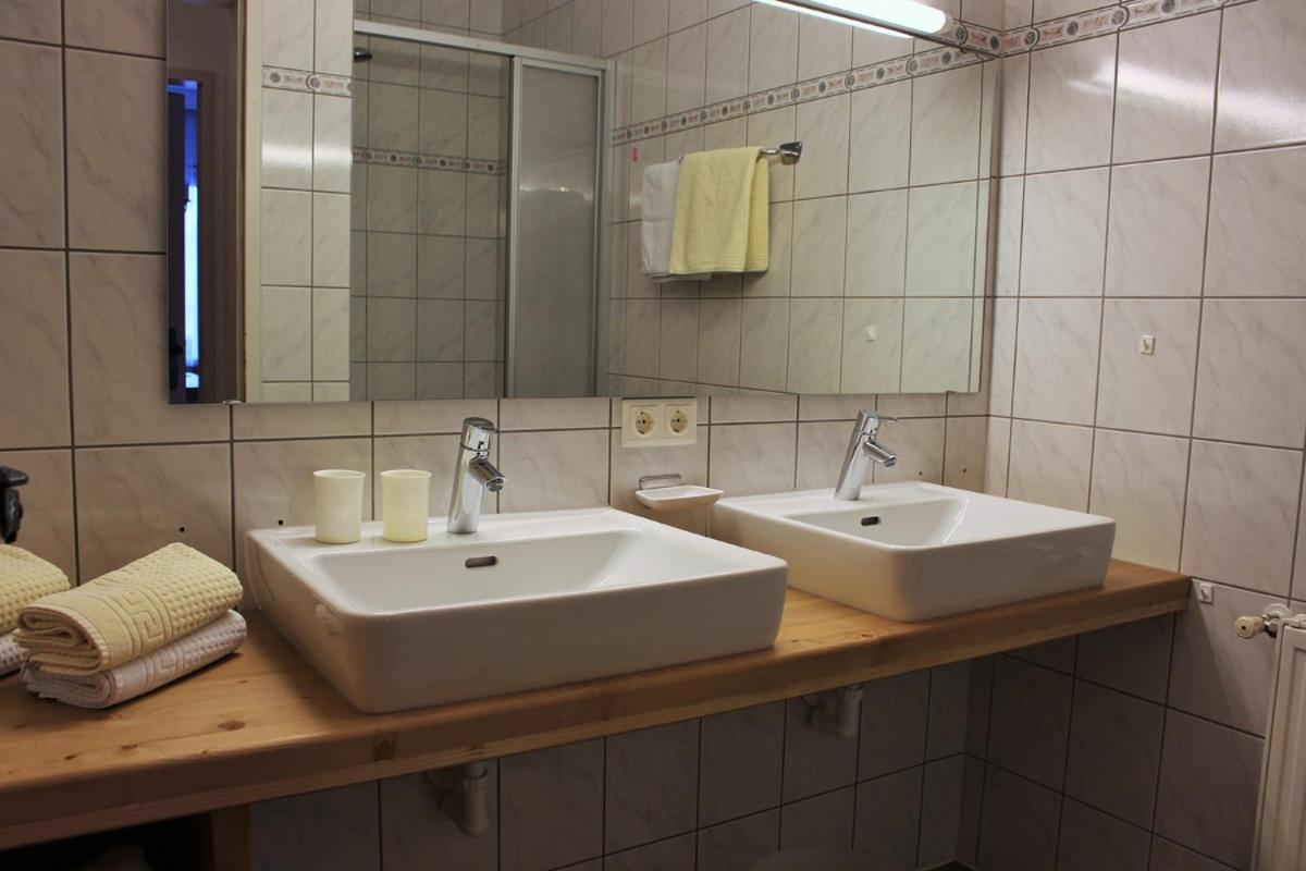 Ferienland Stubai Aparthotel Fulpmes Exterior photo